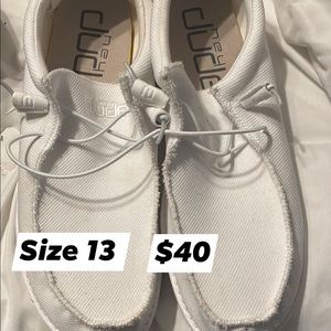 Never been worn, bright white. Beautiful spring shoe